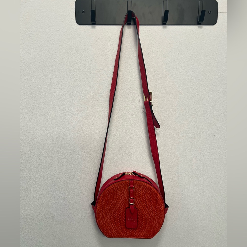 NWOT | Italian Leather Round Crossbody Bag | Luana Ferracuti | Made in Italy - Picture 1 of 7